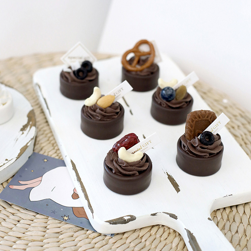 Simulatsioon Šokolaaditaoline pähkliküpsis Väike kook Magustoit Kunstlik toit Fotorekvisiit Pulmalaud Koogipood Võltskoogi kaunistus