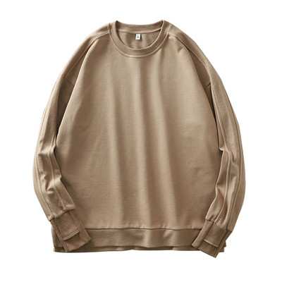 Bluză bărbătească model larg cu decolteu oval și mâneci lungi