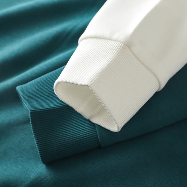 Tasuta mustriga meeste pluus kirjaga