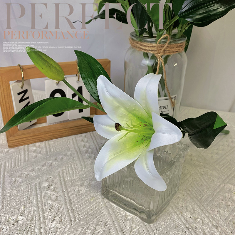 Visokokvalitetni bijeli ljiljan lateks pravi dodir Umjetno cvijeće mladenka svadbena zabava za kućne dekoracije Poklon buket Soba DIY Dekor