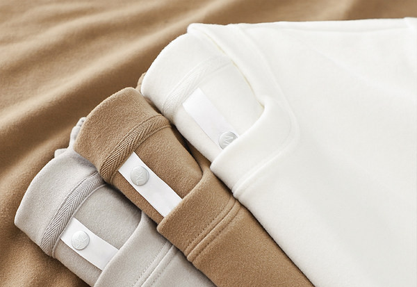 Meeste sügis-talvine fliispluus pikkade varrukate ja ovaalse kaelusega