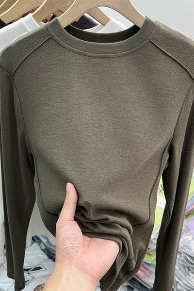 Bluză de damă model curat cu decolteu în formă de O