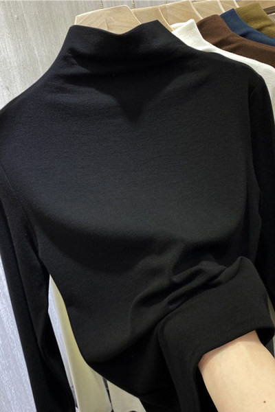 Bluză de damă cu guler polo și mâneci lungi - model curat