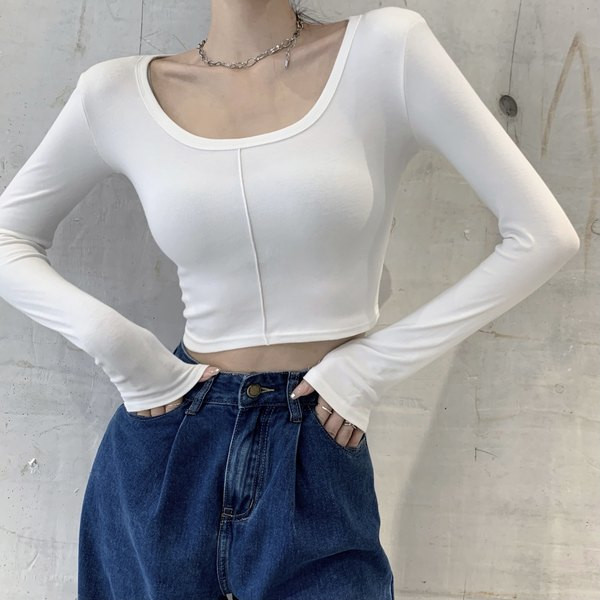 Naiste vabaaja lühike ovaalse dekoltee ja pikkade varrukatega pluus