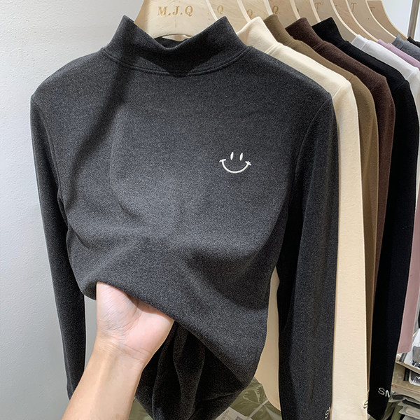 Bluza de dama model nou cu broderie