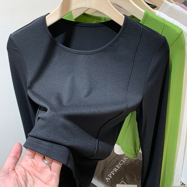 Ühevärviline naiste ovaalse dekoltee ja pikkade varrukatega pluus