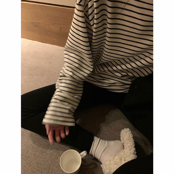 Γυναικεία μπλούζα με ριγέ πόλο γιακά