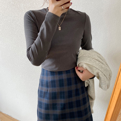 Vabaaja naiste ümarkaelusega pluus - nelja värvi