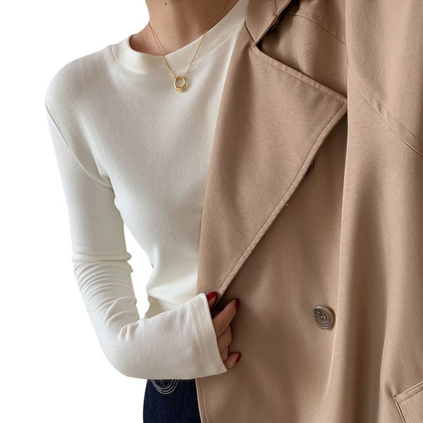 Vabaaja naiste ümarkaelusega pluus - nelja värvi