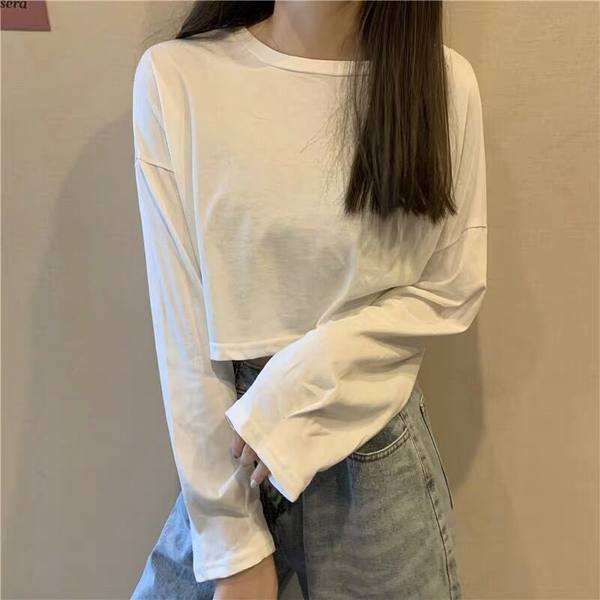 Bluză scurtă de damă de culoare uni cu mâneci lungi și decolteu oval