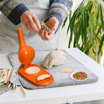 2-σε-1 Αποτελεσματική μηχανή παρασκευής ζυμαρικών Περιτύλιγμα φόρμας Εργαλείο πίεσης ζύμης Σκεύος κουζίνας Αξεσουάρ ψησίματος DIY Dumpling Skin Arti