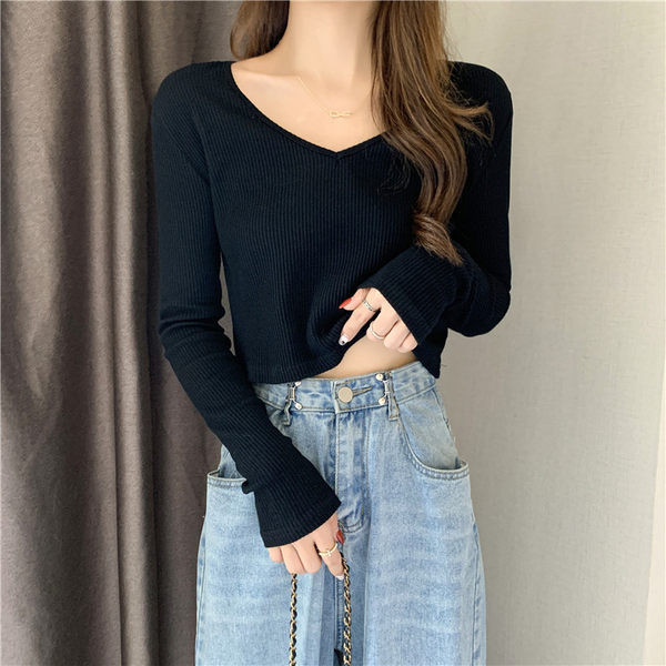 Triibuline terava kaelusega naiste pluus - kolme värvi