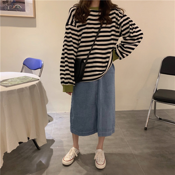 Bluză de damă în dungi cu mânecă lungă