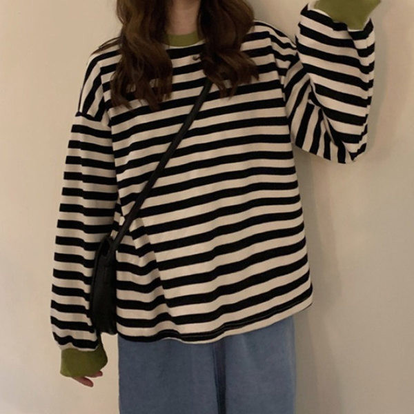 Bluză de damă în dungi cu mânecă lungă