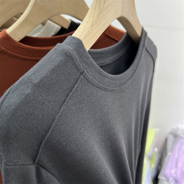 Tricou de damă cu mânecă lungă de culoare uni