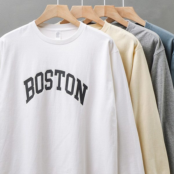 Meeste pikkade varrukatega sügispluus kirjaga