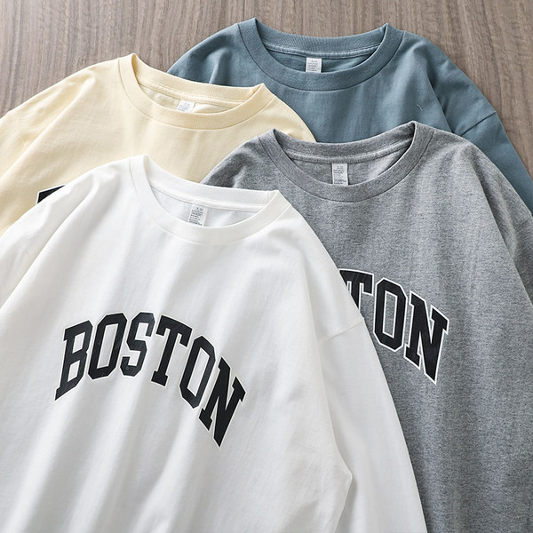 Meeste pikkade varrukatega sügispluus kirjaga