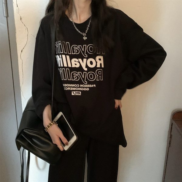 Ležerna ženska bluza sa natpisom - crno-bela boja