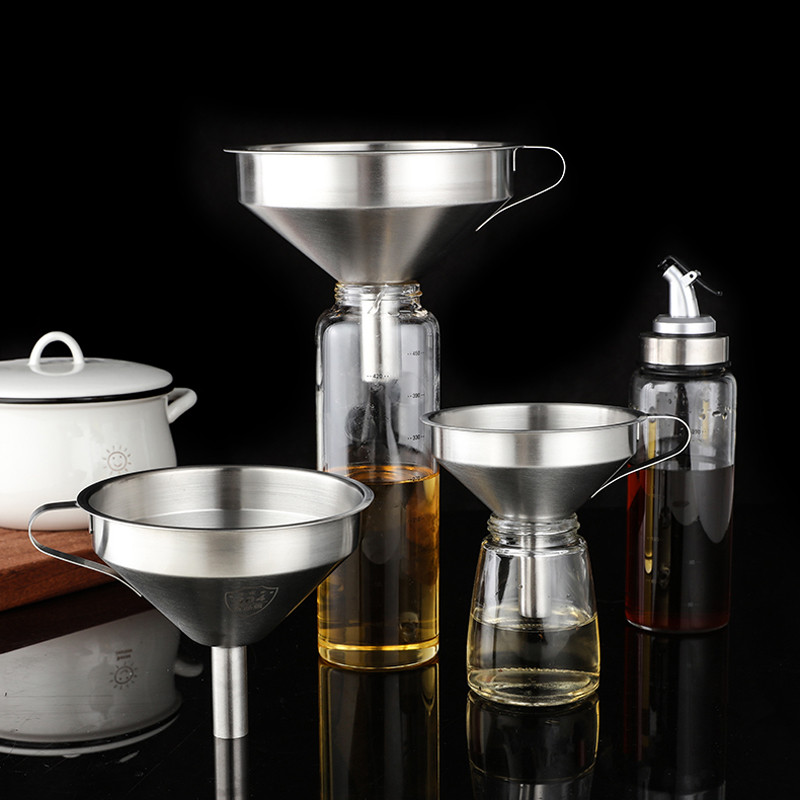 Nerūdijančio plieno piltuvėlis virtuvės alyvos skystis metalinis piltuvas su nuimamu filtru, plataus burnos piltuvas, skirtas konservuoti virtuvės įrankius