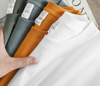 Lai meeste pluus erinevates värvides