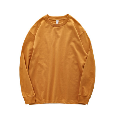 Lai meeste pluus erinevates värvides