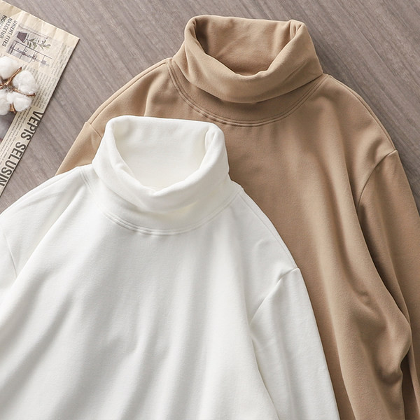 Μονόχρωμη ανδρική μπλούζα με γιακά πόλο