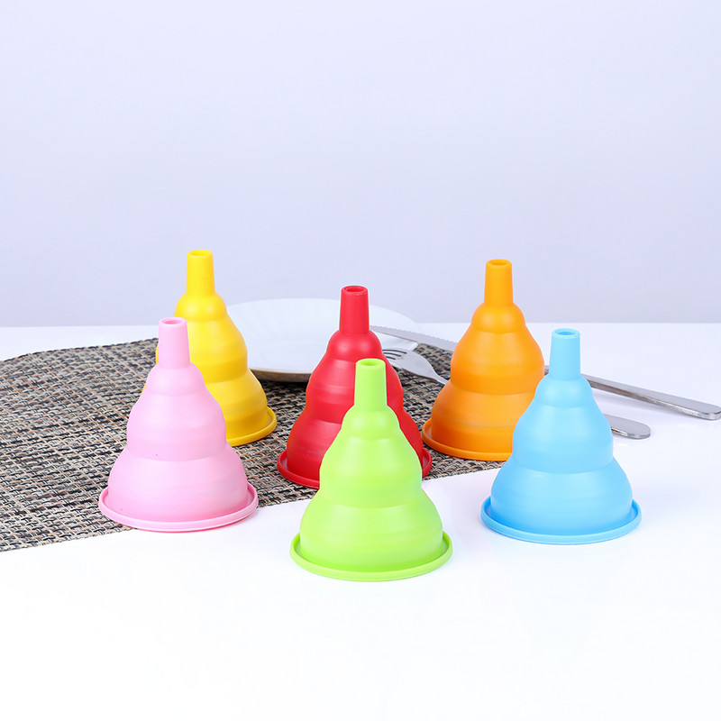 Lijevak za posebne alate od 1 komada Mini silikonski gel sklopivi lijevak Kuhinjski sklopivi lijevak za vodu i tekućinu otporan na toplinu i ulje