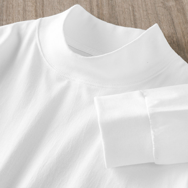 O bluză de bărbați model curat cu guler polo în mai multe culori