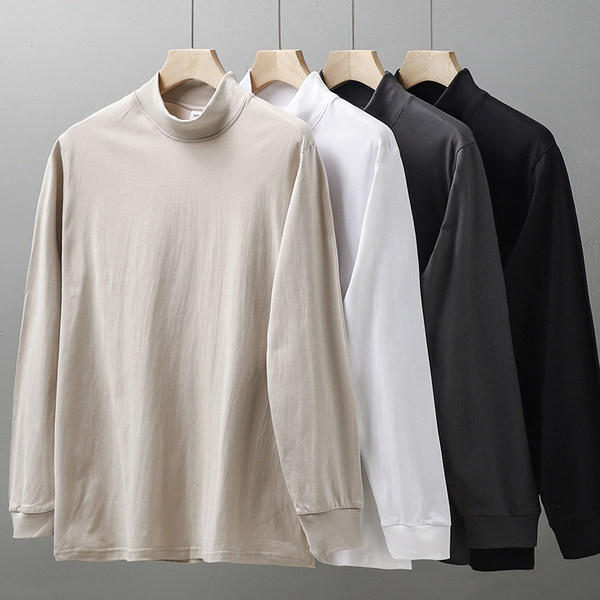 O bluză de bărbați model curat cu guler polo în mai multe culori