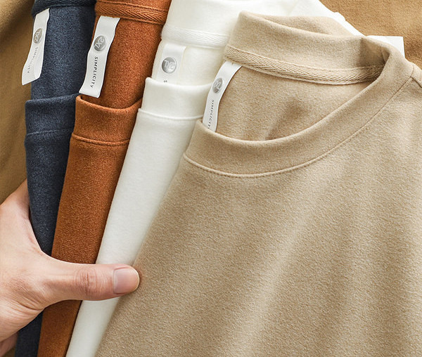 Ανδρική φθινοπωρινή-χειμωνιάτικη μπλούζα με οβάλ λαιμόκοψη και μακριά μανίκια