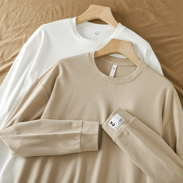 Ανδρική φθινοπωρινή-χειμωνιάτικη μπλούζα με οβάλ λαιμόκοψη και μακριά μανίκια