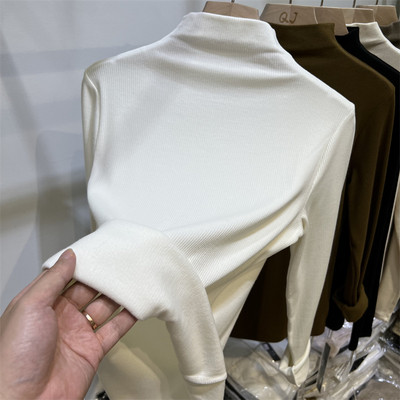 Bluză curată de damă - cu guler polo