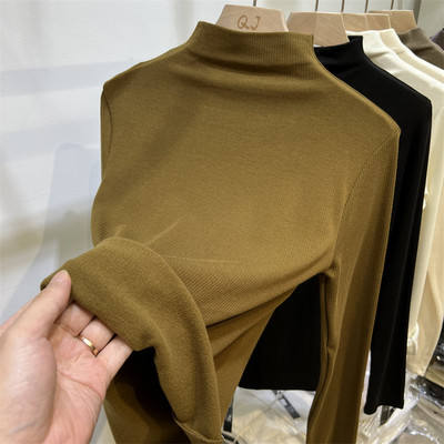 Bluză curată de damă - cu guler polo