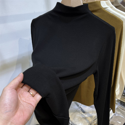 Bluză curată de damă - cu guler polo