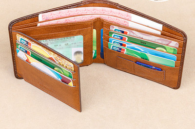 Ανδρικό πορτοφόλι με θήκη για τραπεζογραμμάτια και πιστωτικές κάρτες