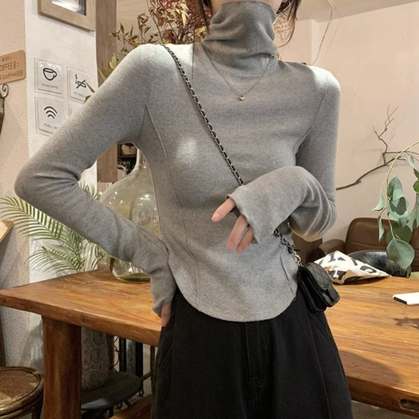 Bluză de damă - cu guler polo și mâneci lungi