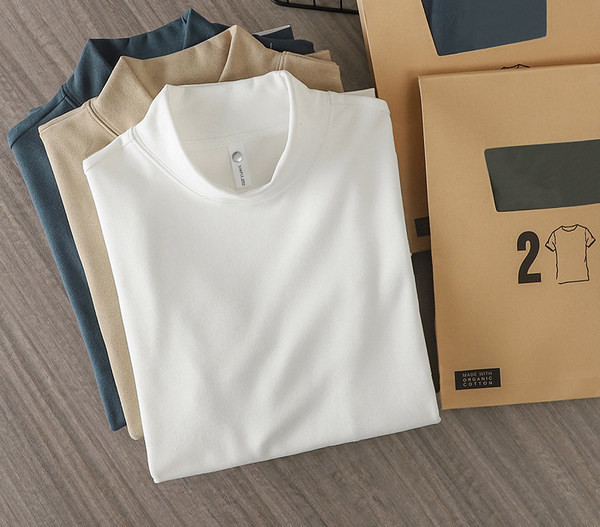 Bluză cu guler polo de culoare uni