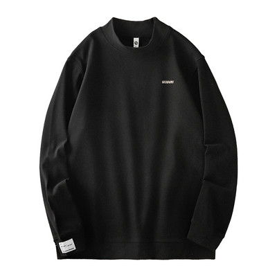 Φαρδύ μοντέλο ανδρική μπλούζα με οβάλ λαιμόκοψη και έμβλημα