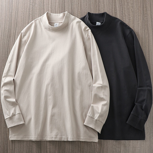 O bluză curată cu mânecă lungă pentru bărbați