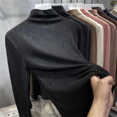 Bluză de damă modernă cu guler polo și elemente strălucitoare