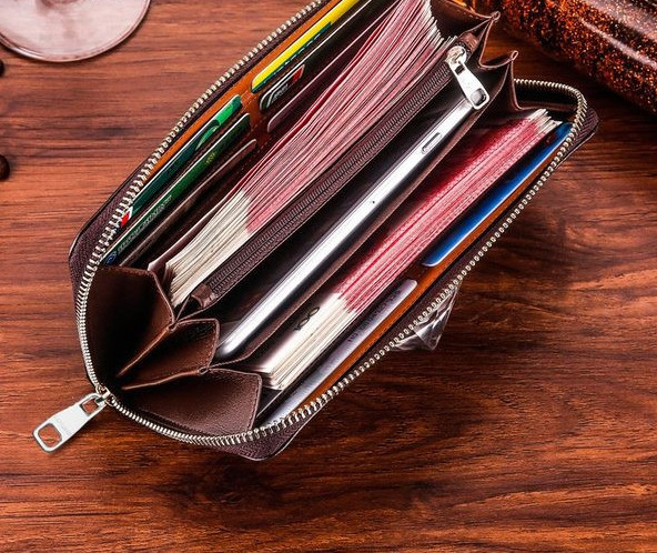 Portofel barbatesc din piele cu maner si fermoar
