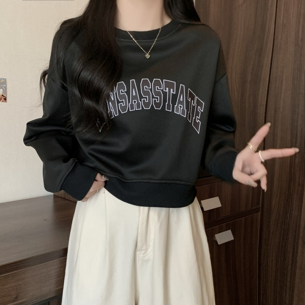 Bluză scurtă sport de damă cu inscripție