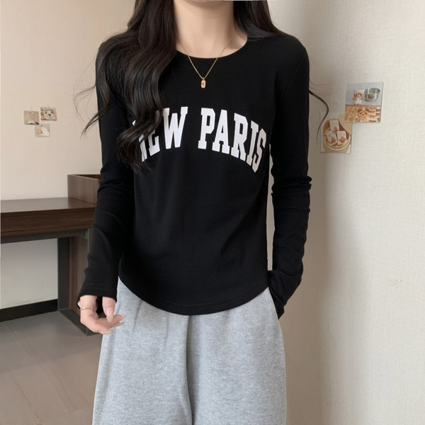 Bluză casual de damă cu mâneci lungi și inscripție - decolteu oval