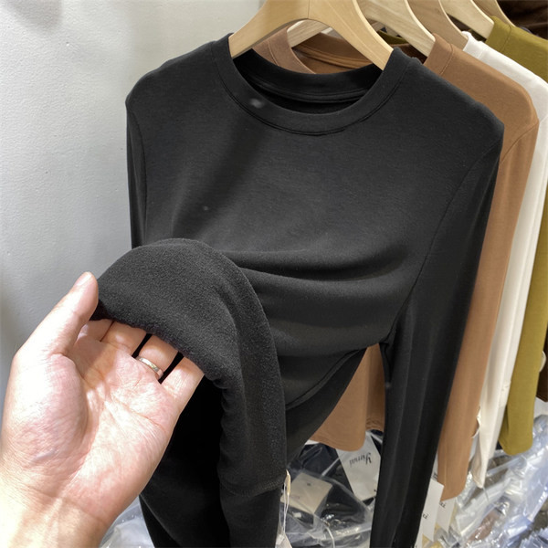 Sieviešu rudens-ziemas blūze ar garām piedurknēm