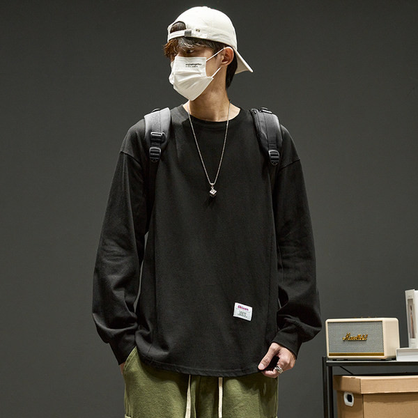 Moodne meeste pluus logo ja ovaalse kaelusega