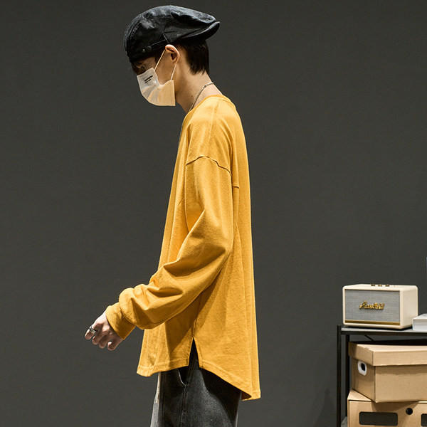 Moodne meeste pluus logo ja ovaalse kaelusega