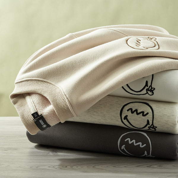 Uue disainiga pikkade varrukatega tikitud aplikatsiooniga vabaaja pluus meestele