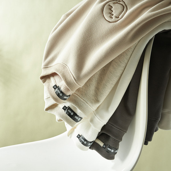 Uue disainiga pikkade varrukatega tikitud aplikatsiooniga vabaaja pluus meestele