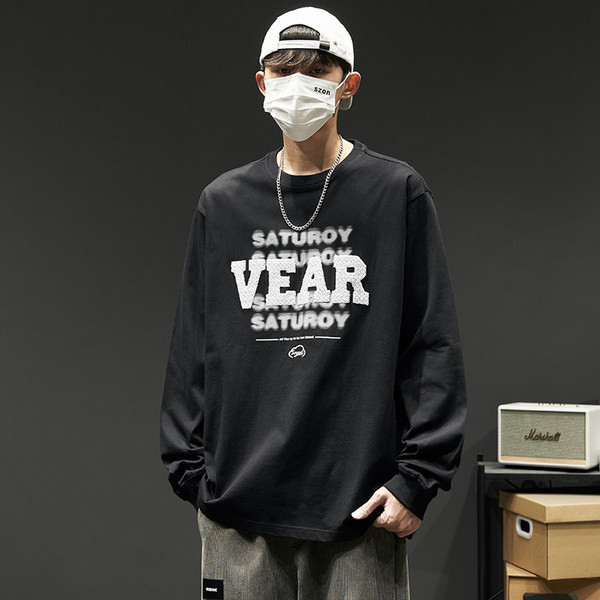 Bluză bărbătească cu aplicație și mâneci lungi