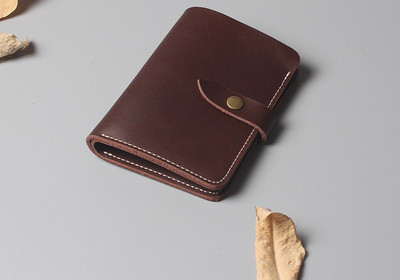 Portofel din piele cu compartiment pentru bancnote si carduri de debit